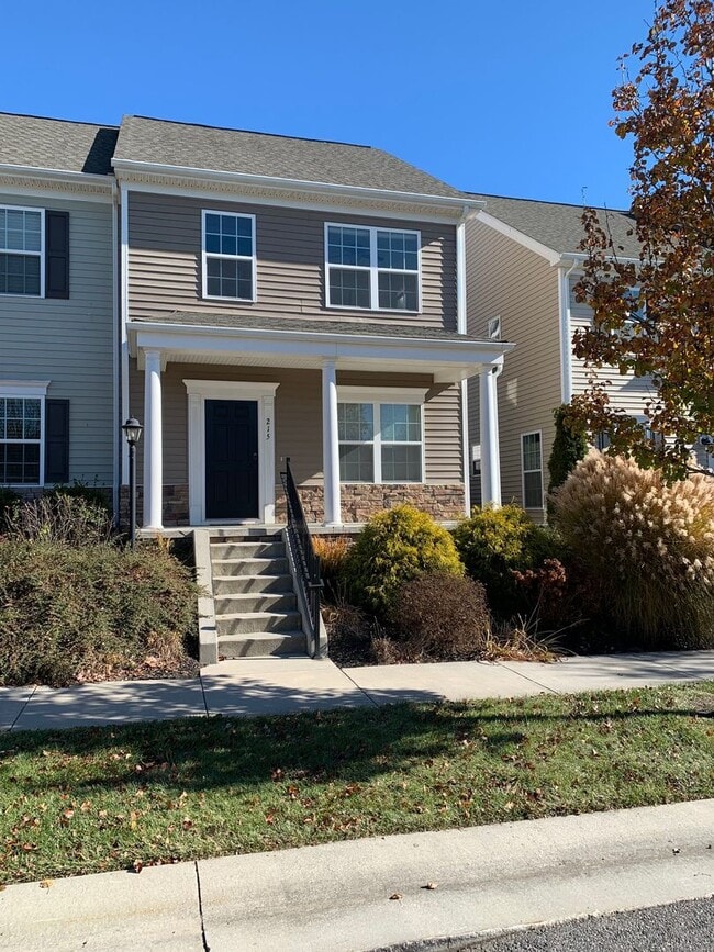 Primary Photo - 3 Bedroom 2.5 Bath Townhouse 1 Car Garage