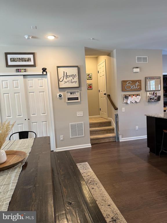 Building Photo - 31 Par Ln