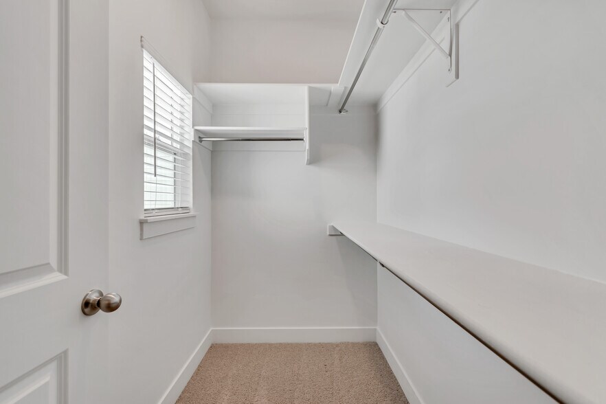 Building Photo - 1593 N 1870 E