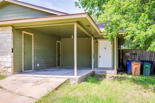 Building Photo - 5208 Bogey Ct