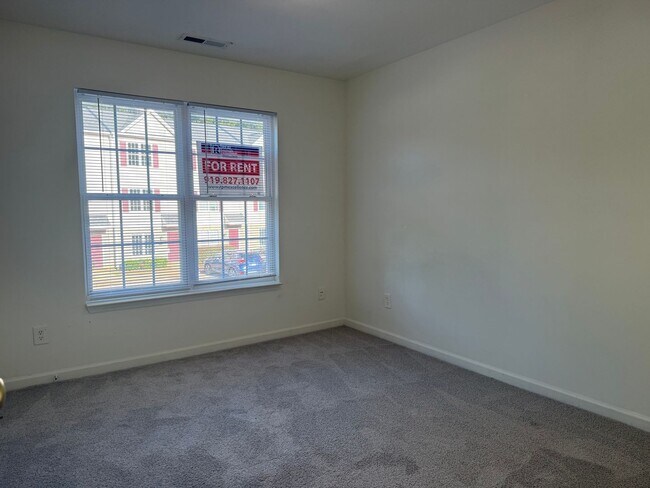 Building Photo - Amazing Location Near Downtown and NC Stat...