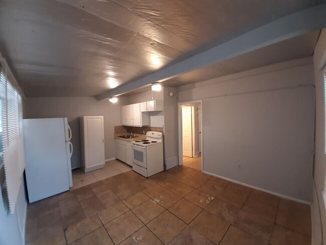 Building Photo - 2170-2172 Davis Court