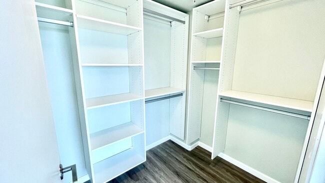 Building Photo - LUXURY DOWNTOWN PENTHOUSE w/ PANORAMIC VIE...