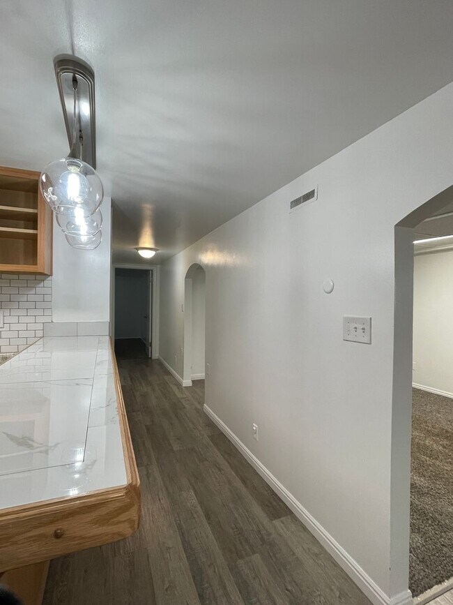Building Photo - 5520 S 2050 W