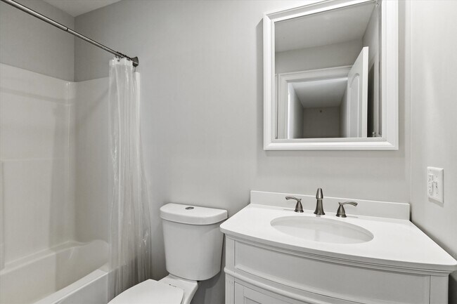 Building Photo - 30 Daylily Ln