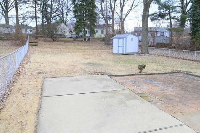 Building Photo - 840 Pershall Rd