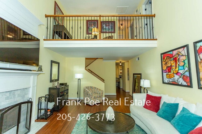 Building Photo - Charming 3-Bedroom Condominium in Birmingham!