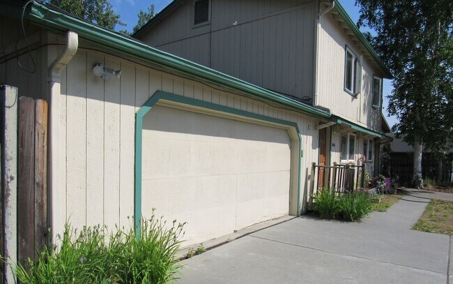 Building Photo - Droz Dr. 444- KN
