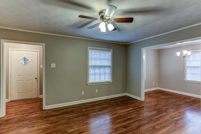 Building Photo - Newly renovated / Law enforcement discount