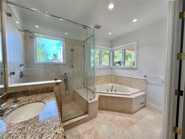 Building Photo - 573 Satinwood Dr