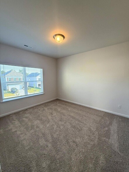Building Photo - 11053 Valmont Ln