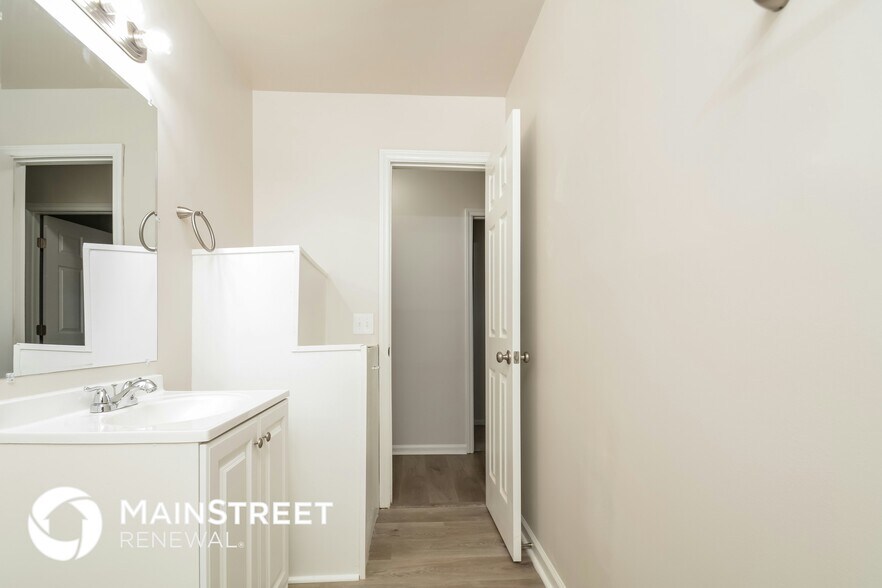 Building Photo - 213 Torain St