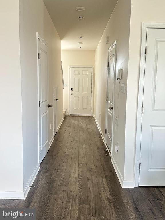 Building Photo - 121 Mazzeo Dr