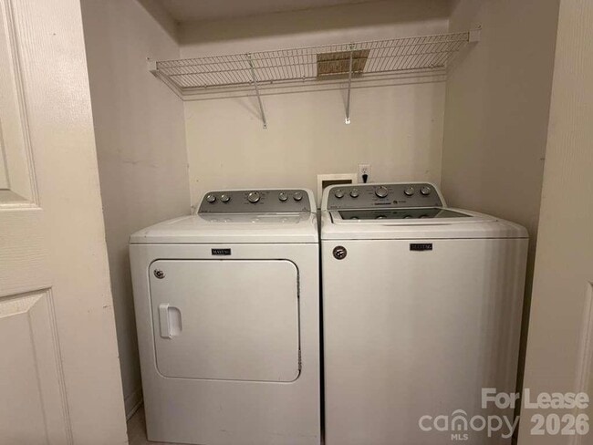 Building Photo - 6007 Cougar Ln