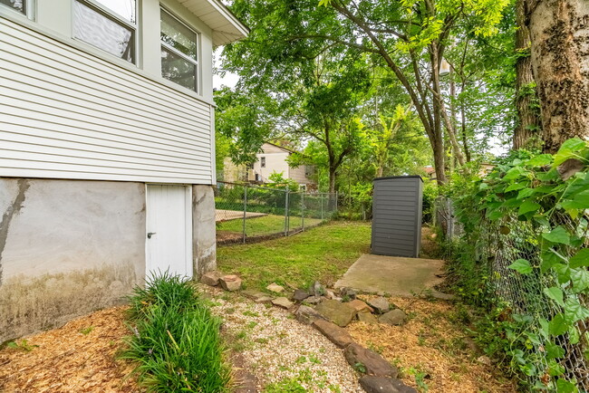 Building Photo - 4905 Lee Ave