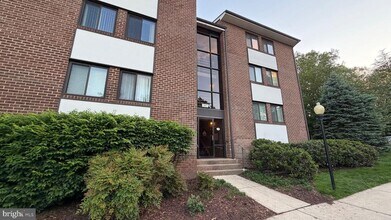 Building Photo - 1407 Northgate Square