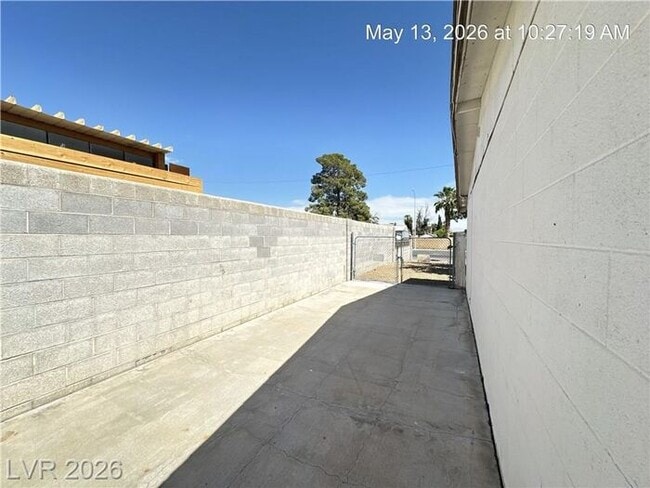 Building Photo - Cozy 4-Bedroom Home Near Las Vegas Strip with Large Yard & Covered Patio