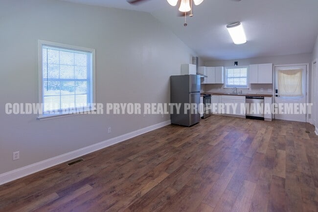 Building Photo - 150 Scenic Dr