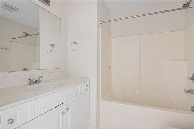 Building Photo - 3043 Diamond Spring Ln