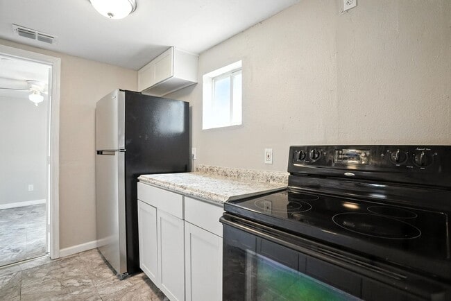 Building Photo - Charming 2-Bedroom Home in Robstown – Newl...