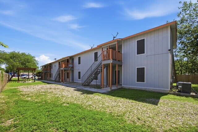 Building Photo - 430 Kendalia Ave