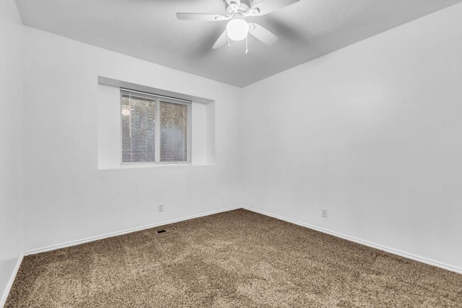 Building Photo - Charming Farmington Home in Peaceful Cul-de-Sac - Newly Painted Cabinets
