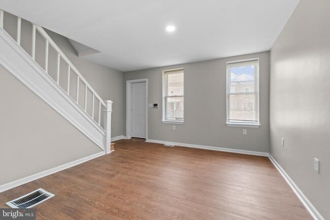 Building Photo - 3427 Ravenwood Ave