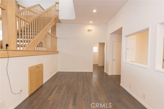 Building Photo - 608 Esplanade