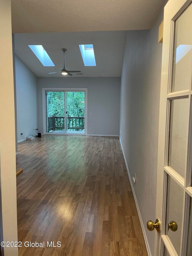 Building Photo - 5106 Forest Point Dr S