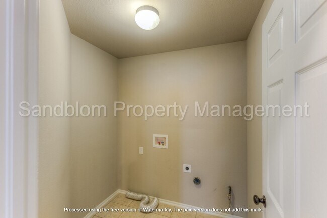 Building Photo - FOR LEASE | Jenks Home | 4 Bed, 2.5 Bath $...
