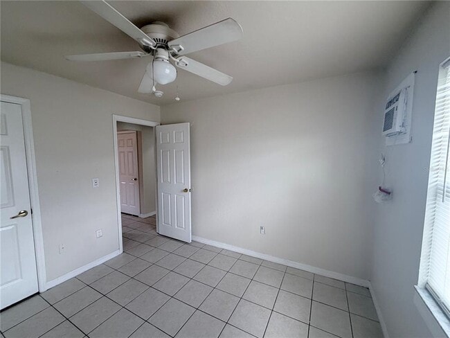 Building Photo - 507 Twin Pines Ln