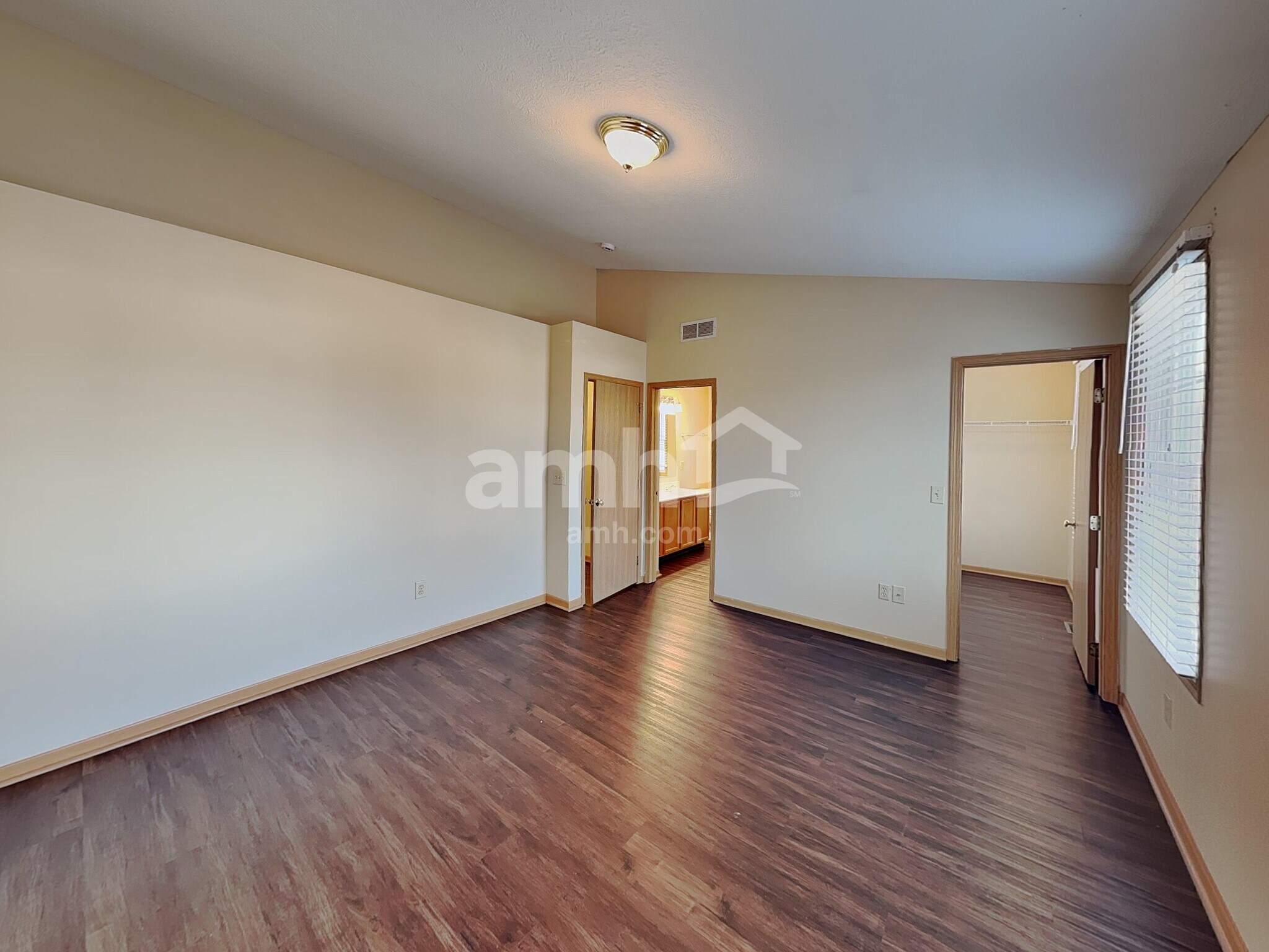 Building Photo - 395 Belfair Dr