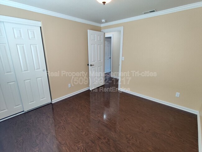 Building Photo - 7912 Redonda Dr