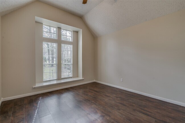 Building Photo - 2460 Pebblebrook Cir