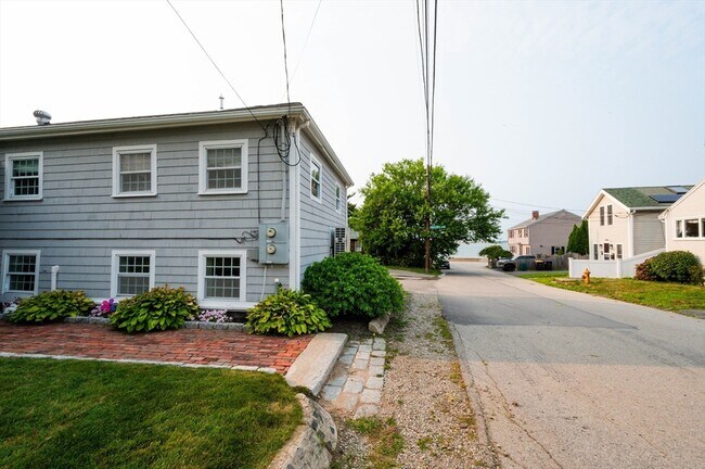 Building Photo - 120 Birchbrow Ave