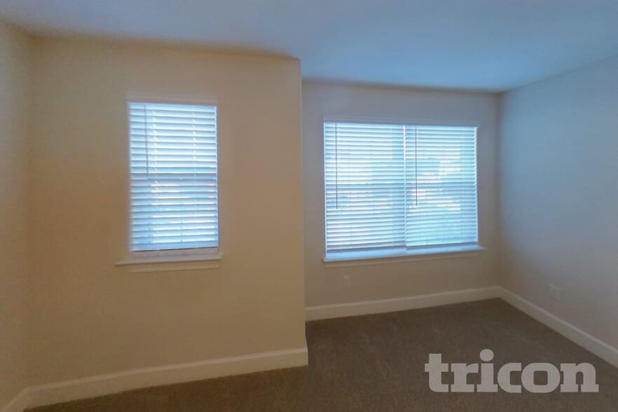 Building Photo - 1106 Bullock Dr