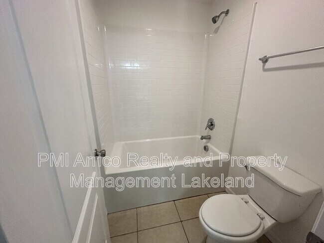 Building Photo - 3848 Exeter Ln