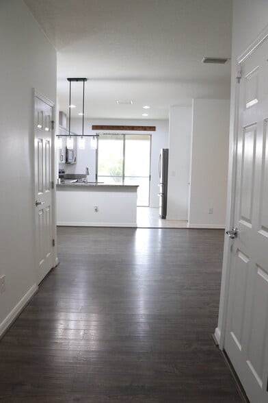 Building Photo - 5239 Fallen Leaf Dr