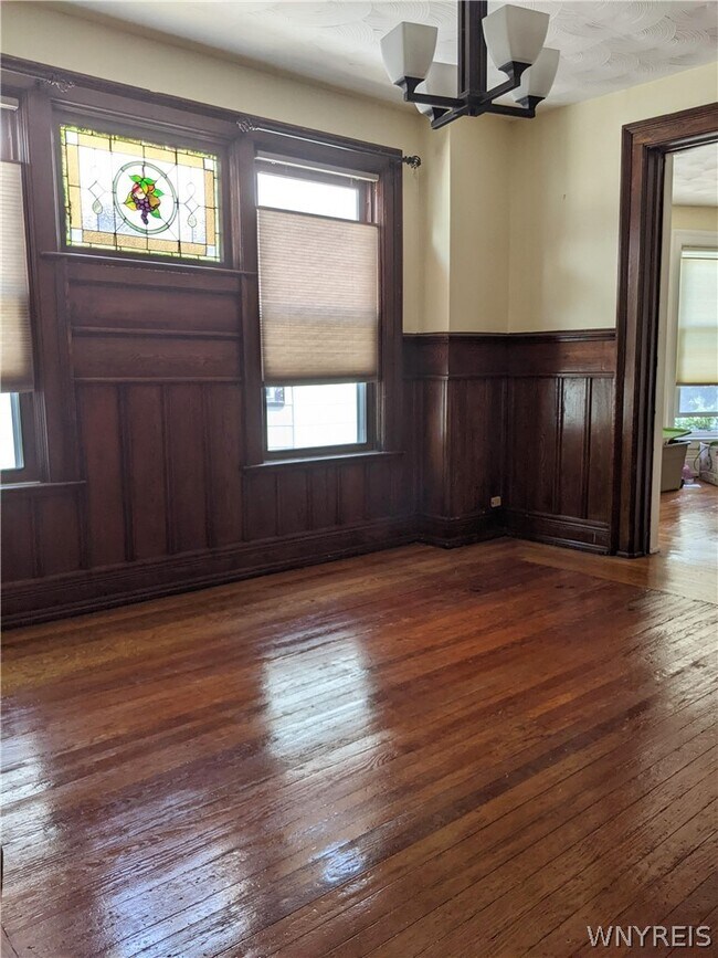 Building Photo - 552 Potomac Ave