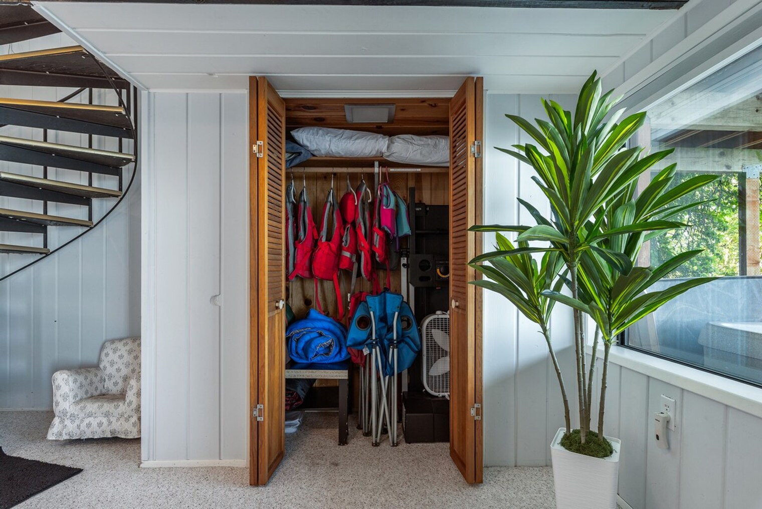 Building Photo - 2038 S Breezy Point Rd