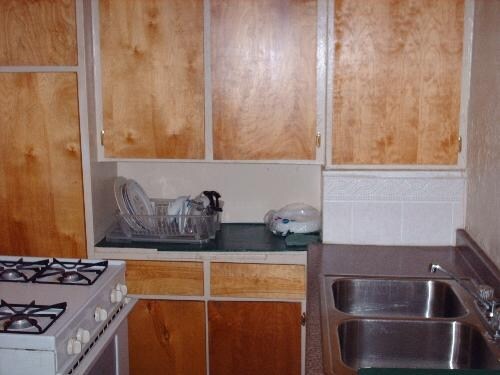 Kitchen - Lindbergh Apartments