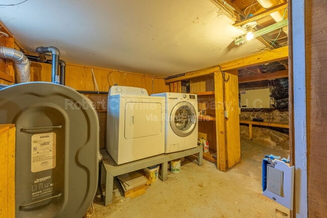 Building Photo - 70 Snipsic Lake Rd