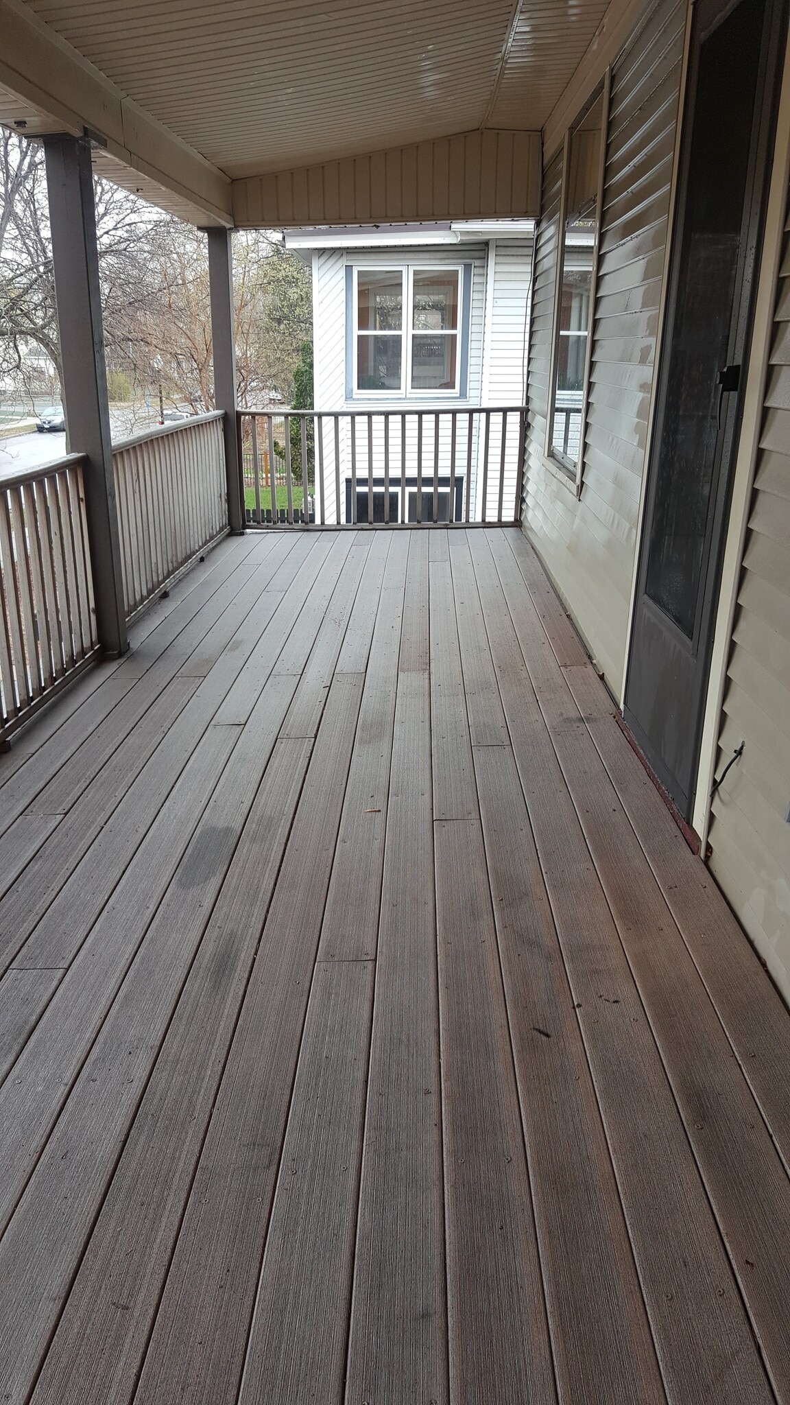 Upper deck. - 3228 3rd Ave S