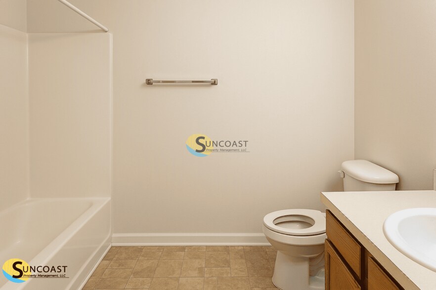 Building Photo - 6985 Ortega Woods Dr