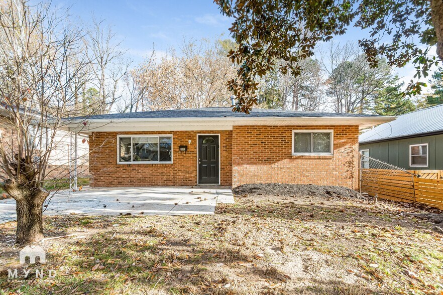 Building Photo - 609 Elmira Ave