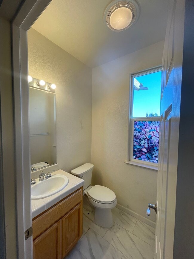 Building Photo - 5-Bedroom, 3-Bathroom Home for Rent on 1-A...