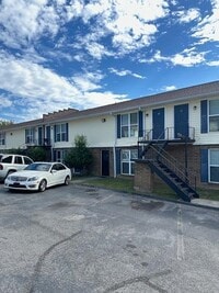 Building Photo - 2075 Clingan Dr NW