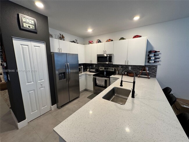 Building Photo - 2604 SE 19th St