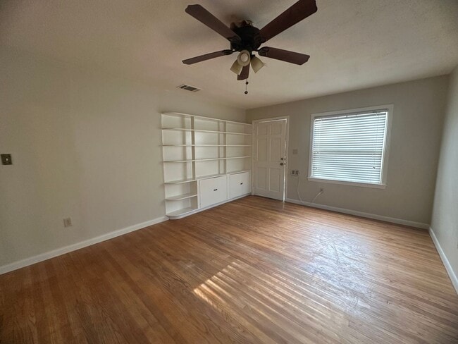 Building Photo - 8041001/45