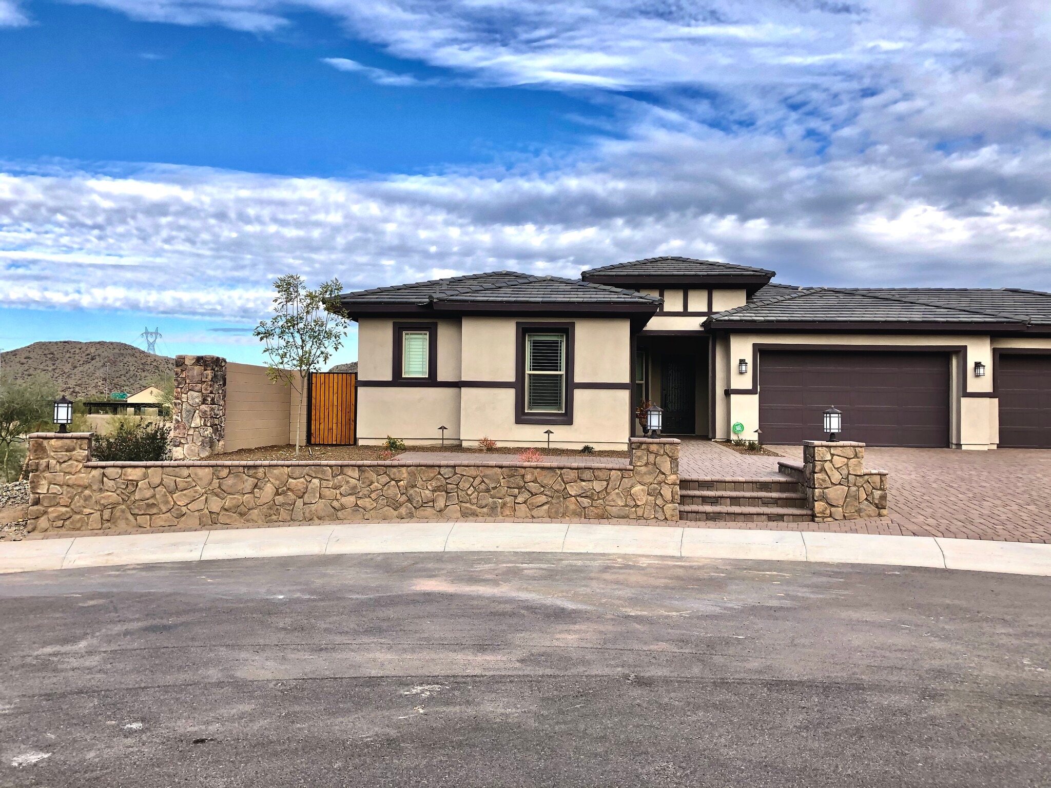 Cul De Sac - 3550 W Wildwood Dr